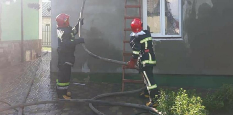 У Дубні врятували від вогню будинок (ФОТ…