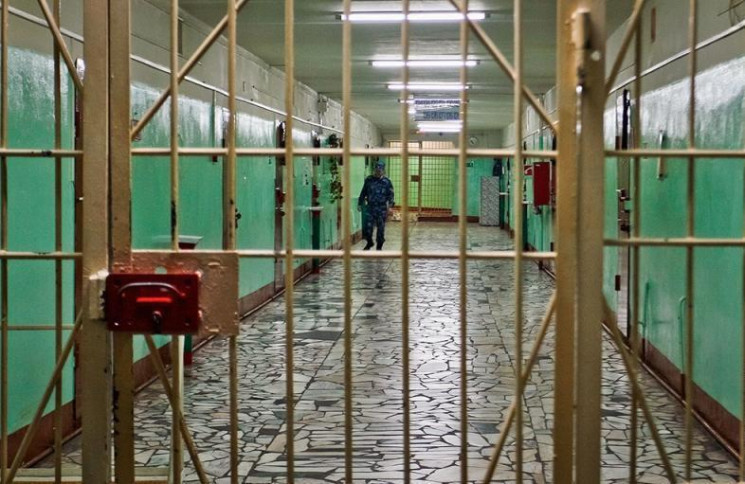 Оккупанты бросили жителя Донецка в тюрьм…