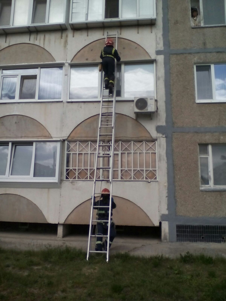 Як у Вараші через вікно рятували пенсіон…