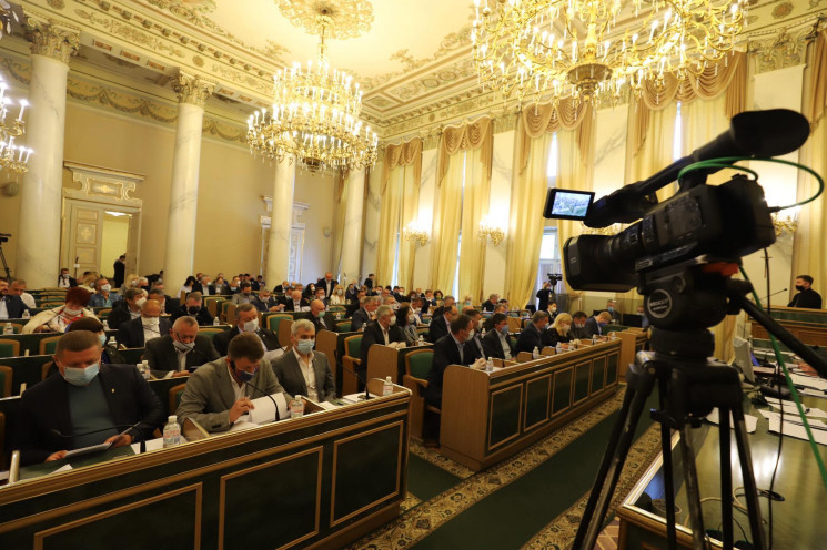 Депутати Львівської облради проводять се…