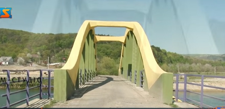 Біля Ужгорода відновили "Міст закоханих"…
