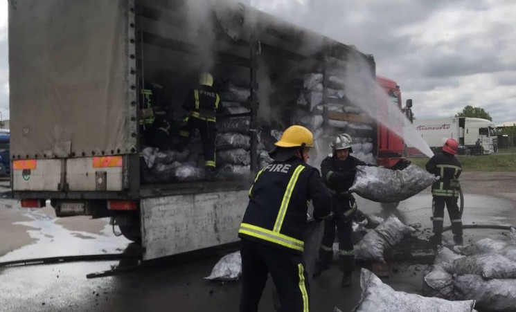 У Ковелі загорілася вантажівка з вугілля…