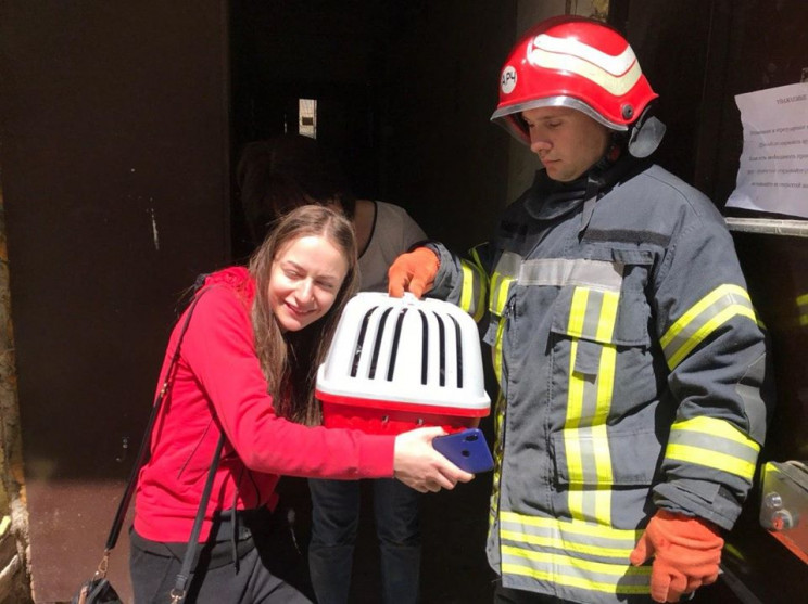 В Одесі рятувальники витягнули з-під зав…