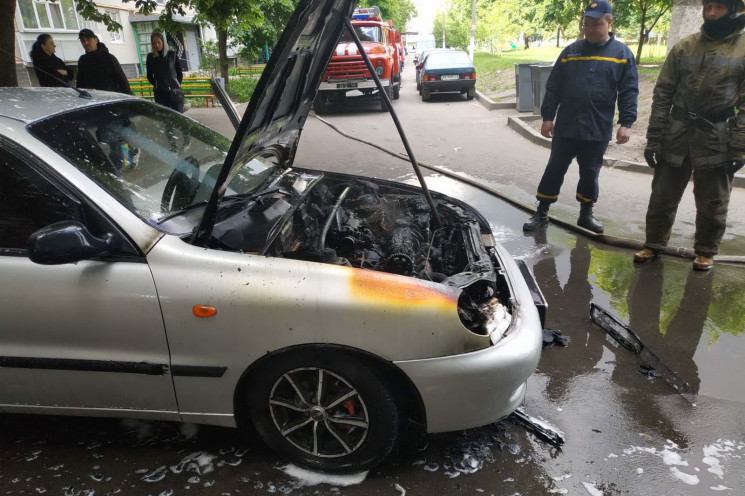 В Харкові загорівся автомобіль…