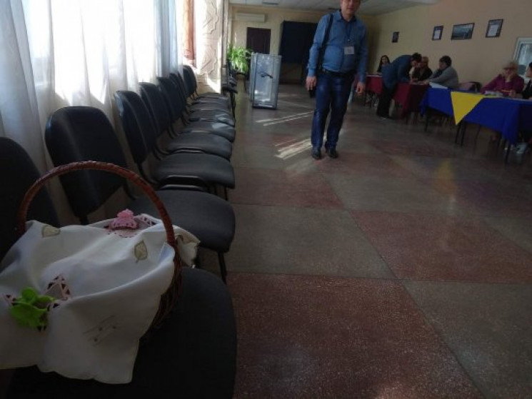 В Ужгороді виборці голосують з великодні…