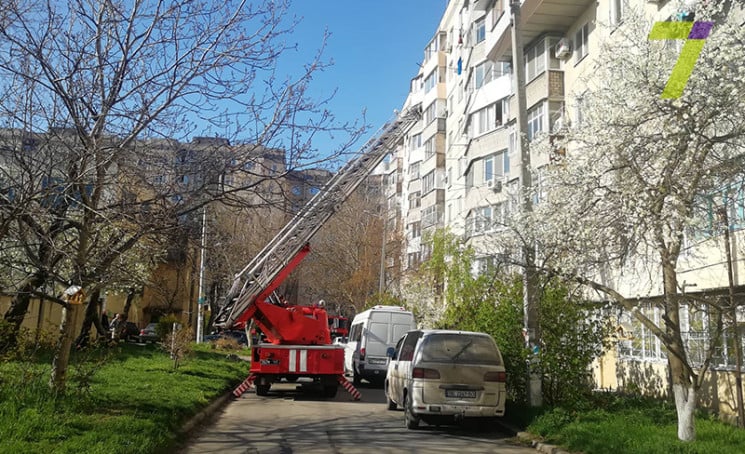 В Одессе из окна восьмого этажа выпала ж…