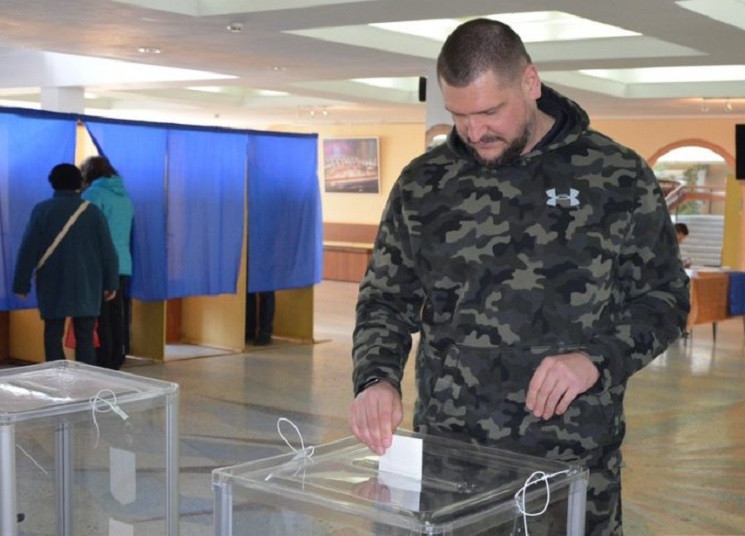Губернатор Миколаївщини проголосував піз…