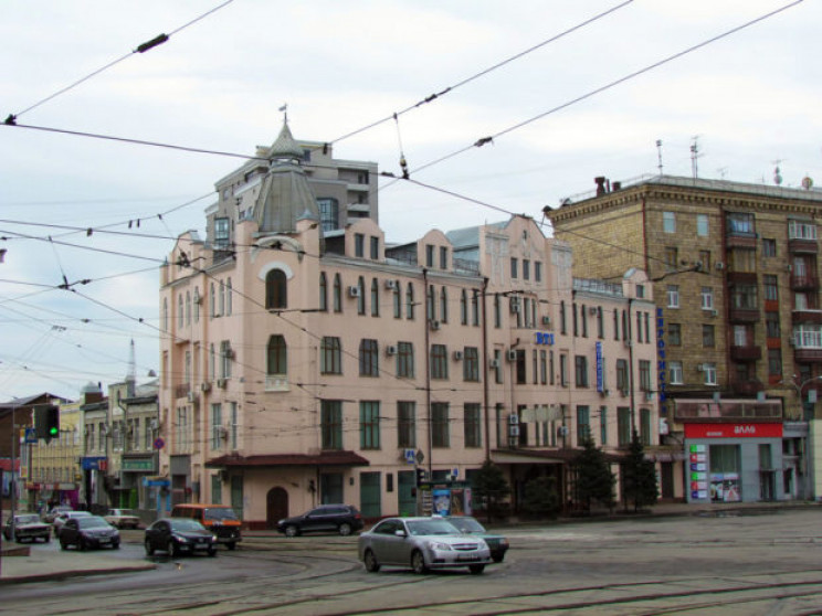В Харькове стоимость реконструкции здани…