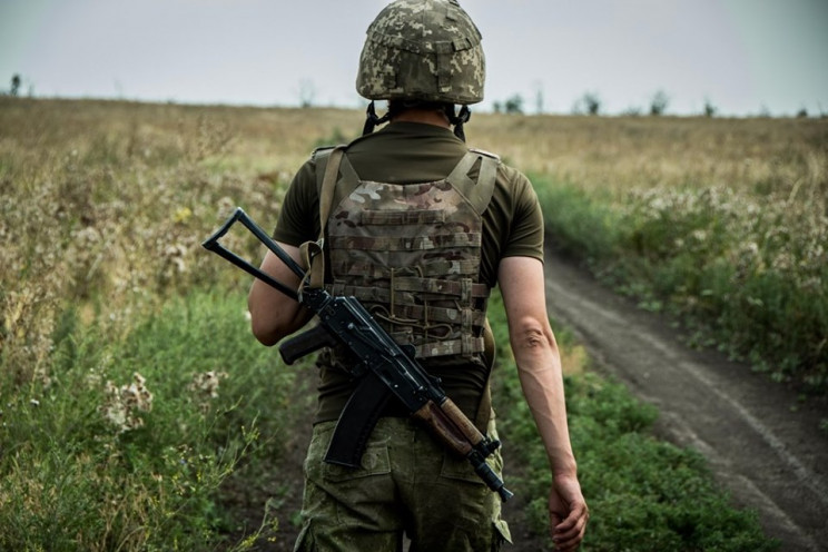 На Донбассе боевики обстреляли украински…