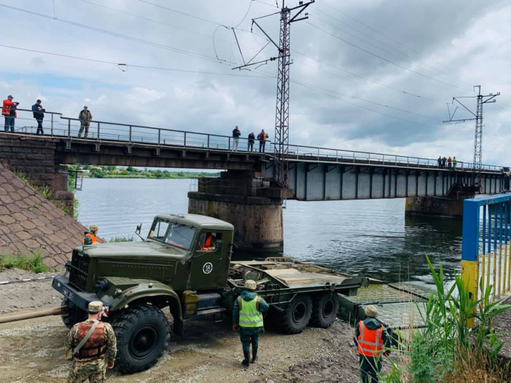 На Днепропетровщине построили понтонную…