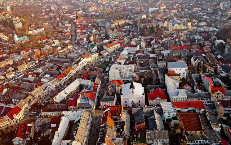 На привабливість Ужгорода депутати виріш…