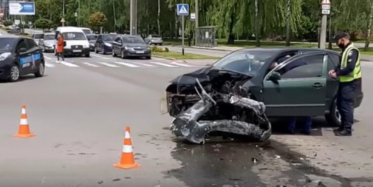 Аварія на Вишеньці: Дивом уціліли жінка…