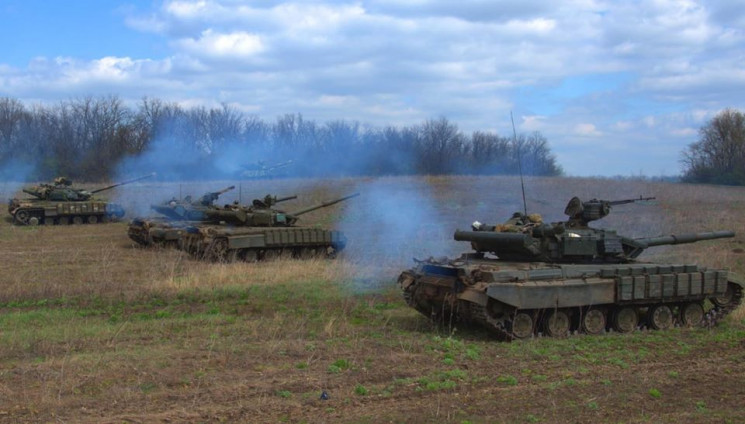 Вихідні в ООС: Під Донецьком ворог засто…