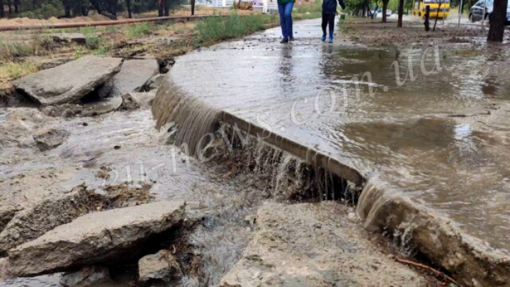 Річки та водоспади: Злива геть затопила…