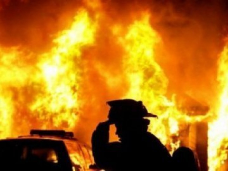 З пожежі на Красилівщині врятували чолов…