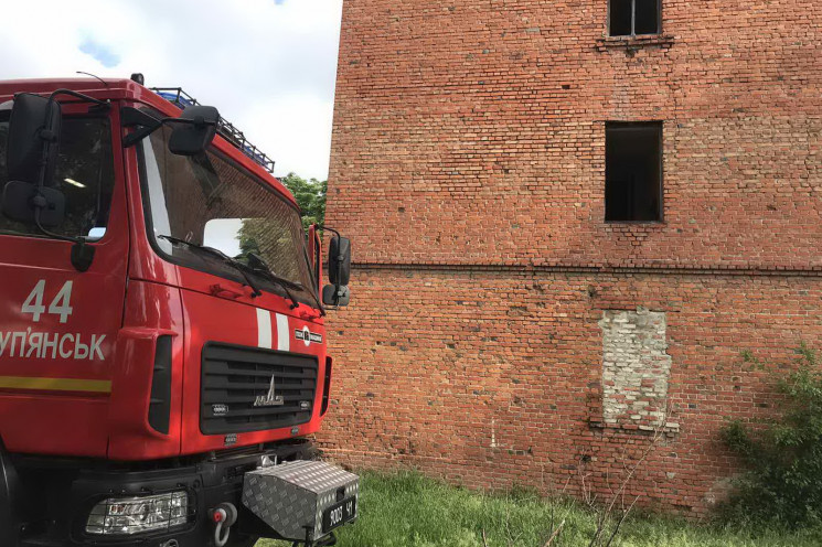 На Харківщині спалахнула підлога в покин…