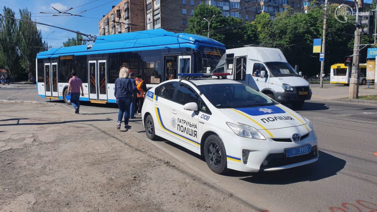 В Маріуполі тролейбус збив пішохода на п…