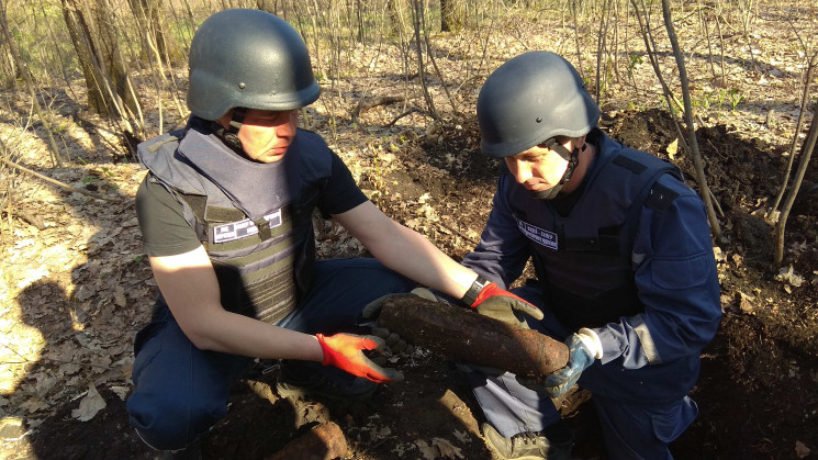 На Харьковщине взорвали минометные мины…