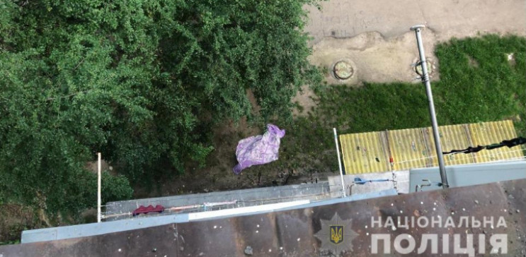 В Одесі пенсіонер вистрибнув з балкону…