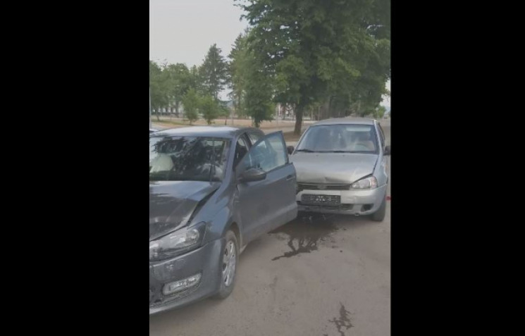 ДТП в Мукачево: "Побились" сразу три авт…