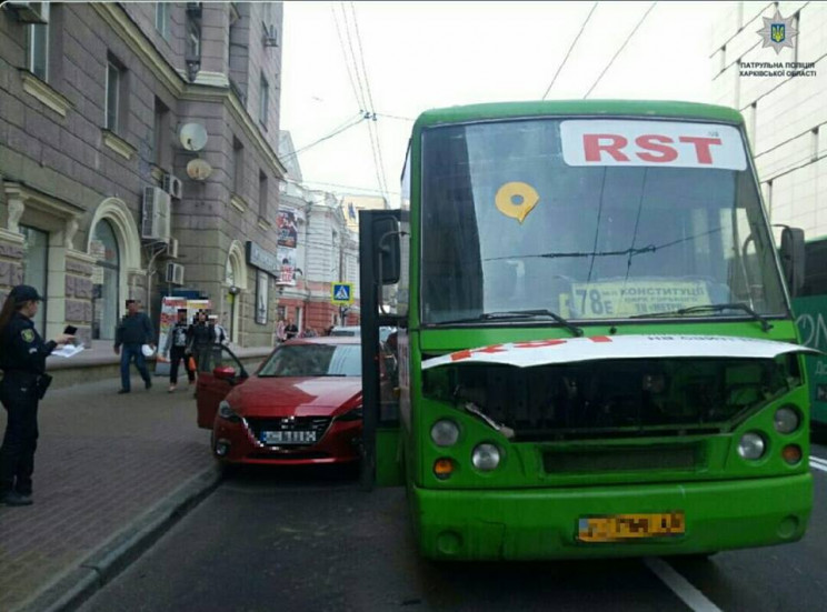 Аварія з автобусом у центрі Харкова: Вод…