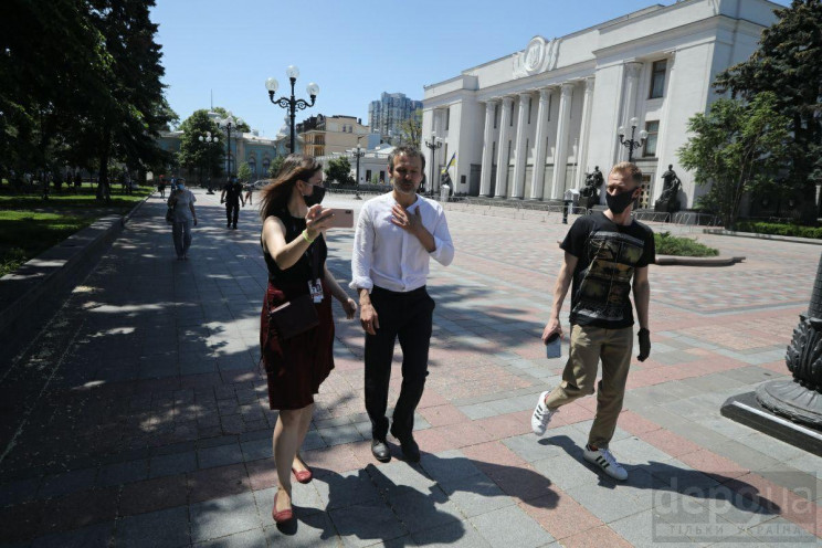 Офіційно: Вакарчук йде з Верховної Ради…