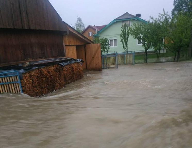 На Прикарпатті негода наробила біди…