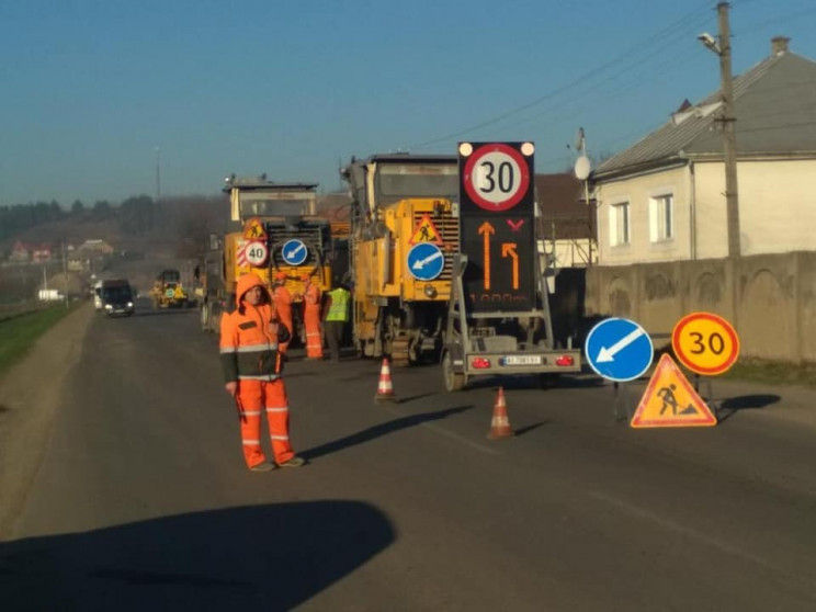 Ямочного ремонта на трассе "Мукачево-Рог…