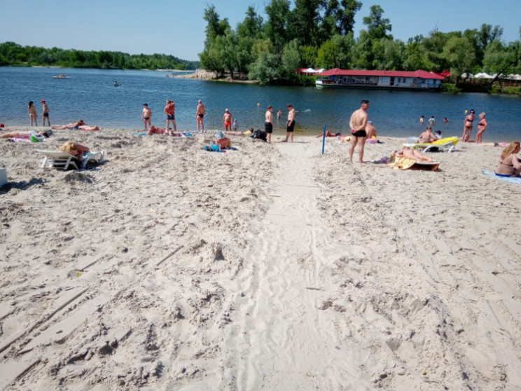 Температура води у Дніпрі на території К…
