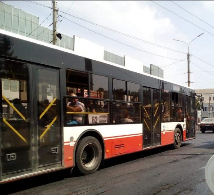 У Сумах автобус зняли з лінії через виті…