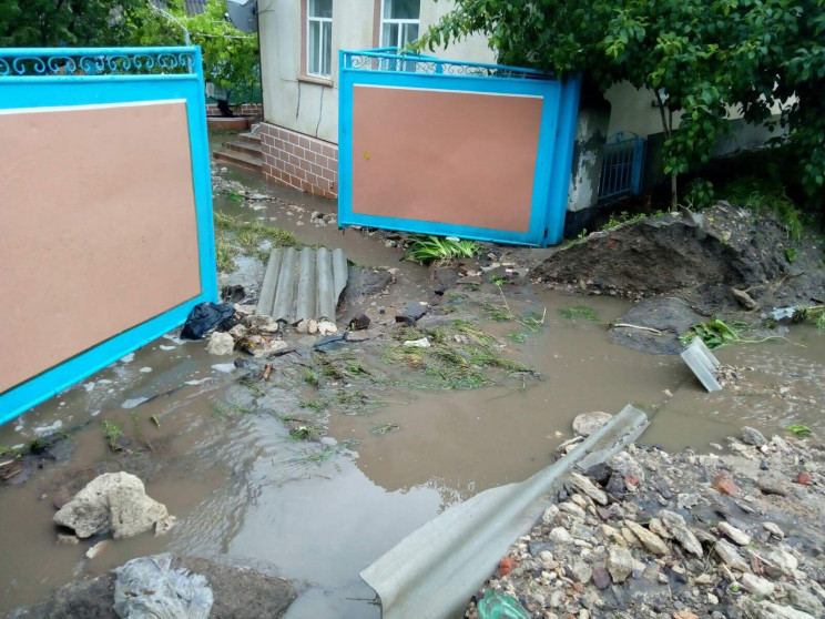 На Ямпільщині через зливу затопило будин…