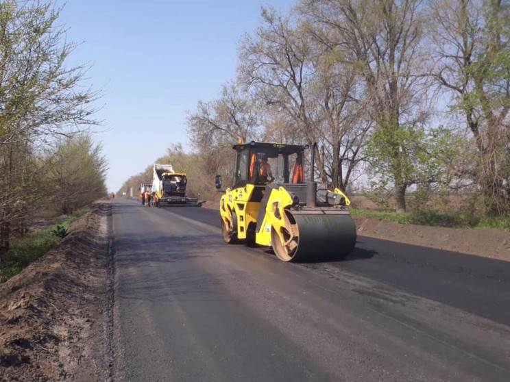 На Днепропетровщине ремонтируют трассу н…