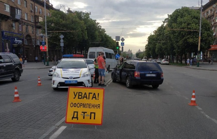 В центре Запорожья маршрутка с пассажира…