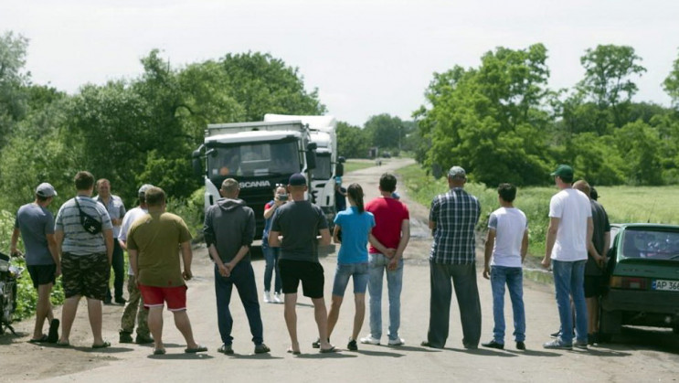 На Запоріжжі селяни перекрили рух: Через…