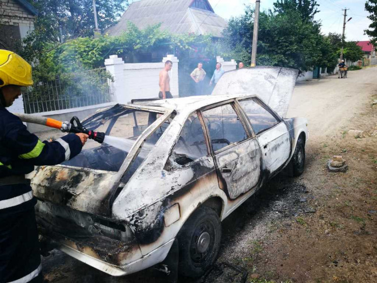 У херсонському Бериславі згорів "Москвич…