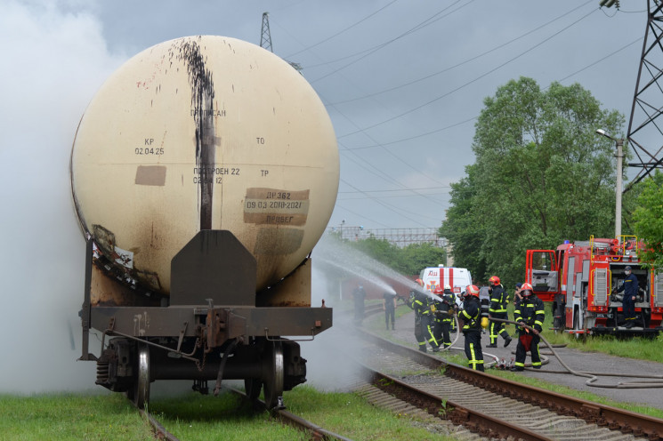 У Хмельницькому ліквідували умовну пожеж…