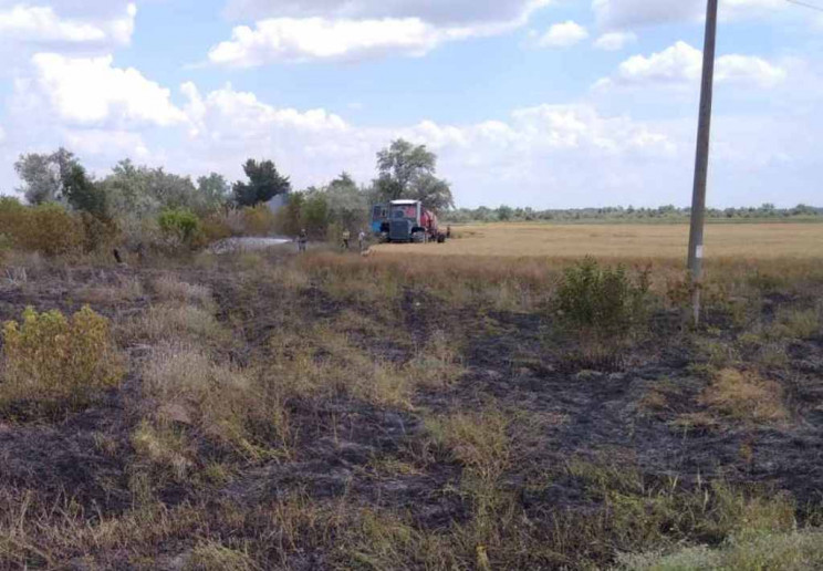 На Херсонщині іскра від приміського потя…