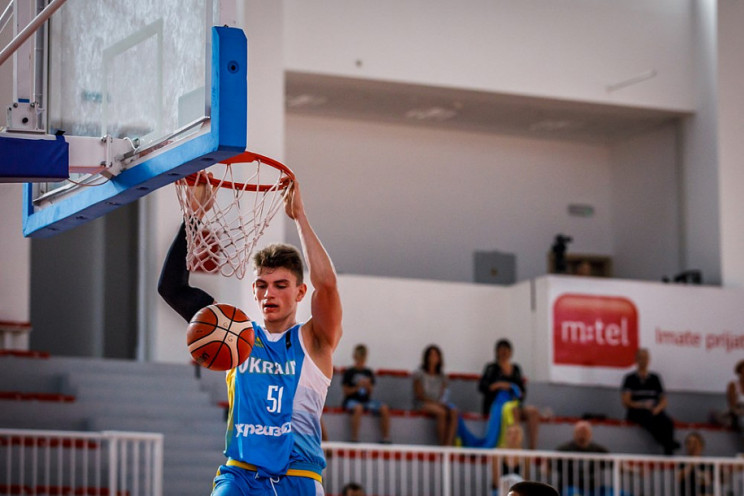 16-річний український баскетболіст перей…