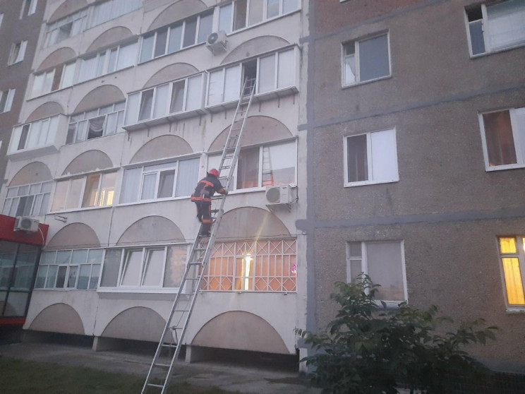 У Вараші рятувальники через вікно допомо…