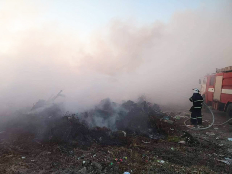 На Миколаївщині спалахнув полігон побуто…