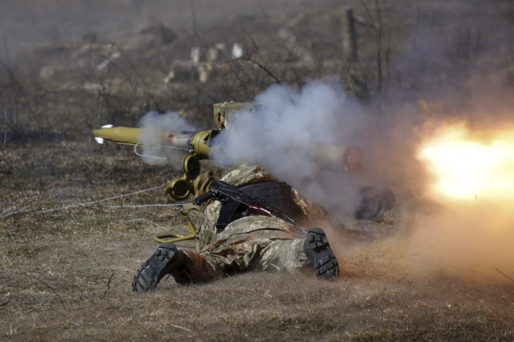 На Донбассе утром боевики уже четыре раз…