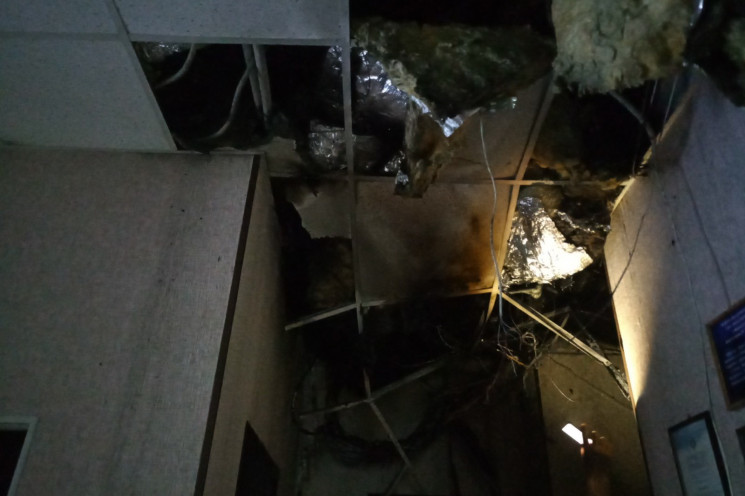 В Харькове загорелся офис, эвакуированы…