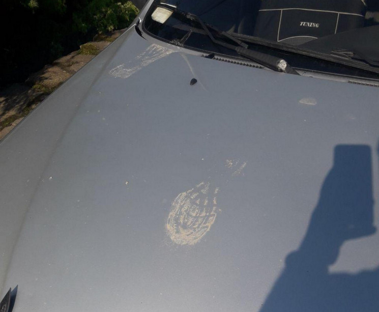 У Винниках умисно пошкодили автомобіль (…