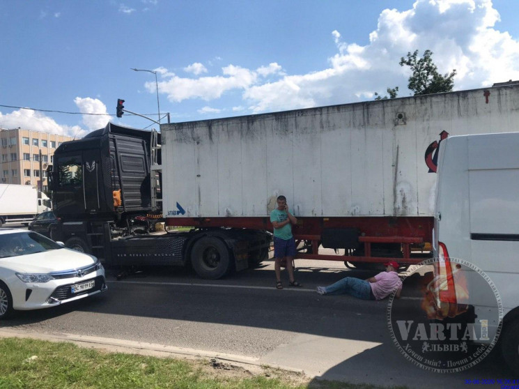 На виїзді зі Львова збили велосипедиста…