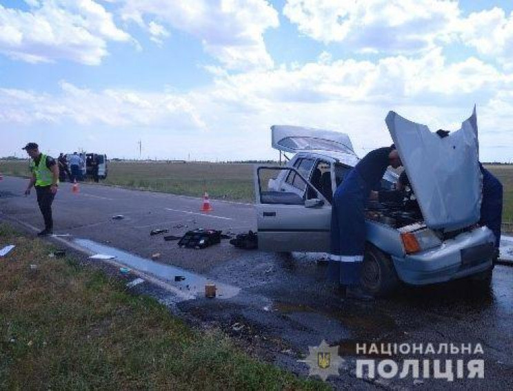 Мотоцикл влетел в легковушку: В ДТП на Х…