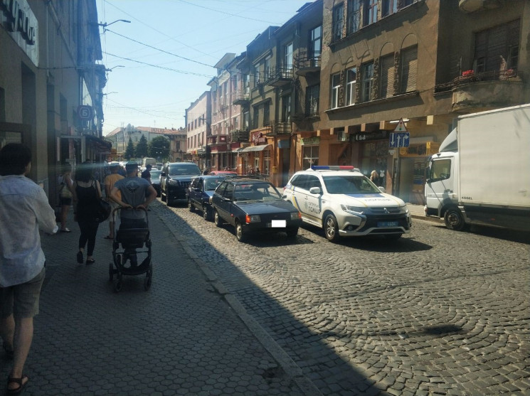 ДТП у Мукачеві: Побилися три автомобілі…
