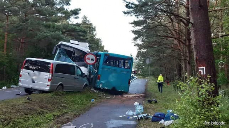 В Польше столкнулись три автобуса: Среди…