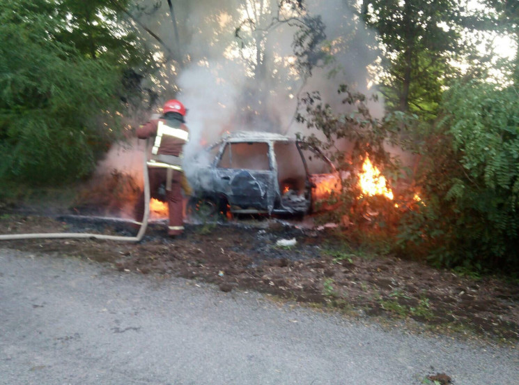 У Жмеринському районі на узбіччі дороги…