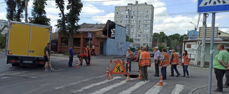 Посеред однієї з вулиць Хмельницького пр…