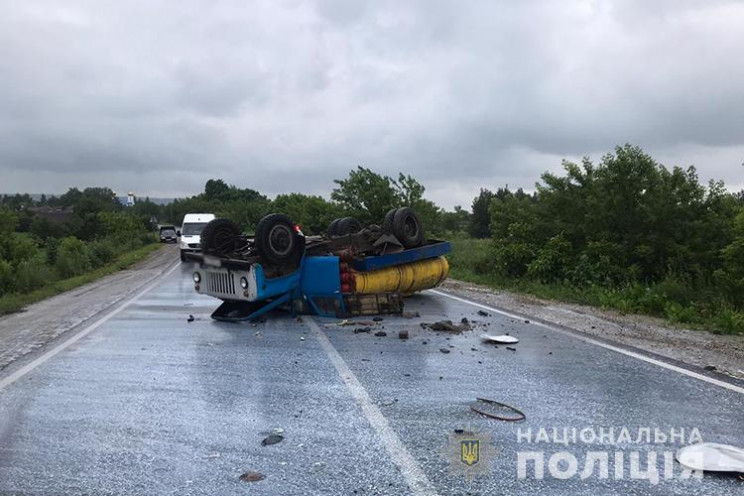 Рівнянин на позашляховику протаранив мол…